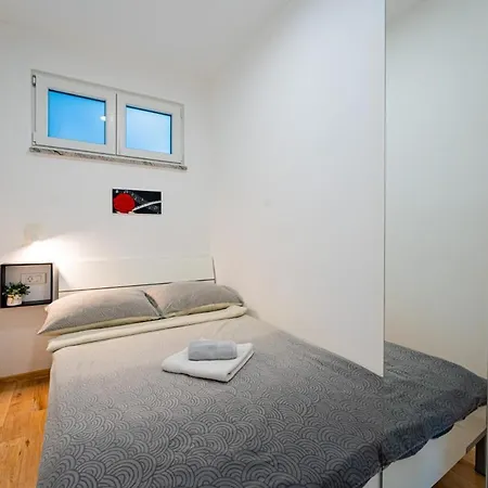 Luisa In Peroj - Haus Fuer 3-4 Personen *