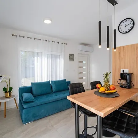 Luisa In Peroj - Haus Fuer 3-4 Personen Holiday home