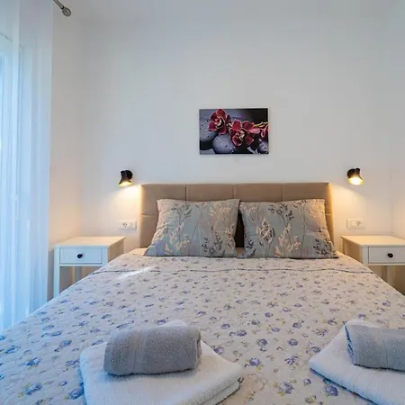 Luisa In Peroj - Haus Fuer 3-4 Personen *